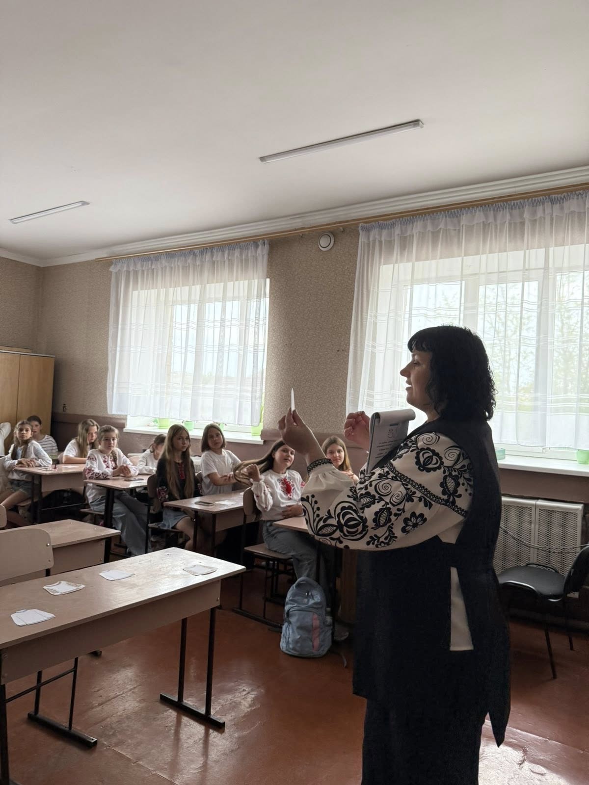 Показовий виховний захід до Дня вишиванки у 5-А класі Показовий виховний захід до Дня вишиванки у 5-А класі