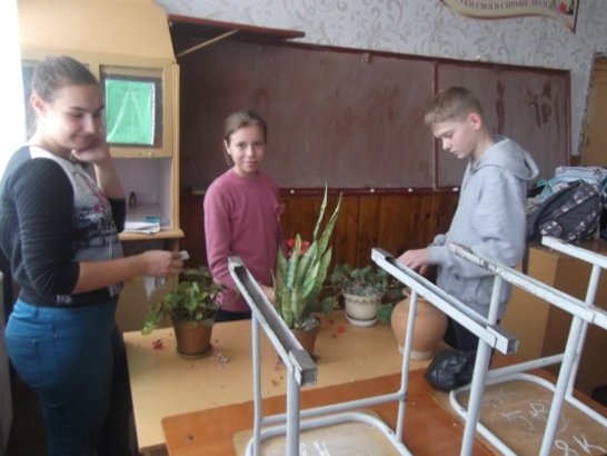 Прибирання класів та території Прибирання класів та території