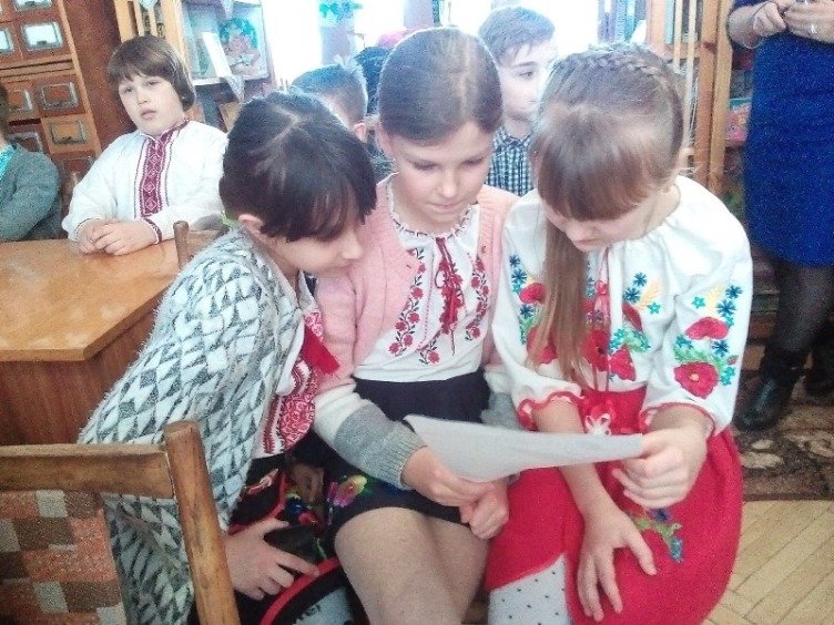 Урок мови у 4-А класі пройшов в районній бібліотеці для дітей Урок мови у 4-А класі пройшов в районній бібліотеці для дітей