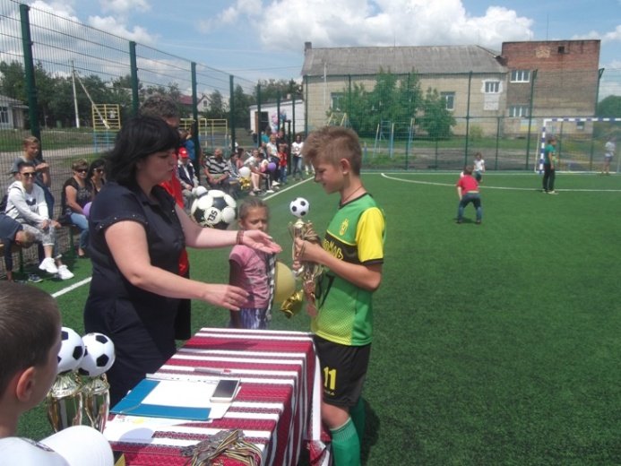Свято спорту в нашій школі Свято спорту в нашій школі