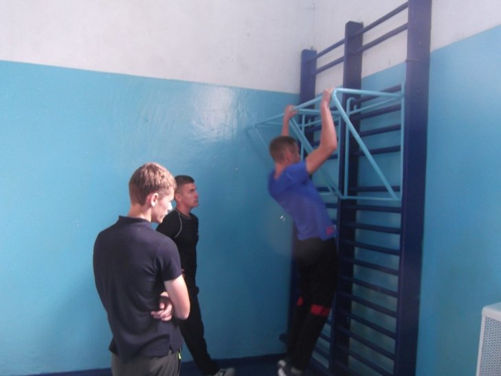 Спортивні змагання між старшокласниками та воїнами АТО Спортивні змагання між старшокласниками та воїнами АТО