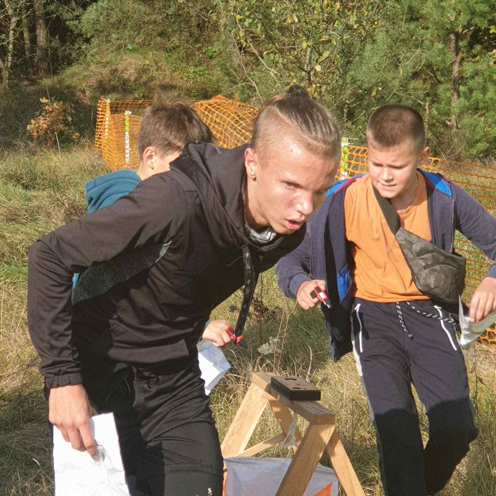 Юні туристи привезли нагороди з обласних змагань Юні туристи привезли нагороди з обласних змагань