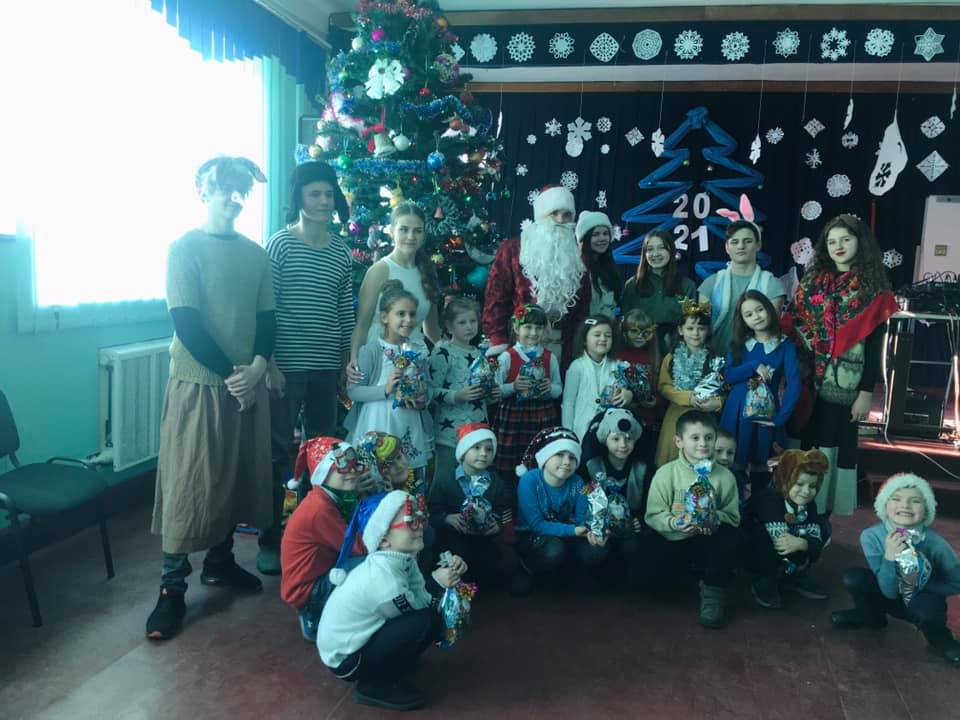 Новорічні міні-вистави для найменших школярів Новорічні міні-вистави для найменших школярів